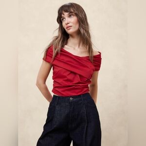 Banana Republic Taffeta Cropped Top red chakra
